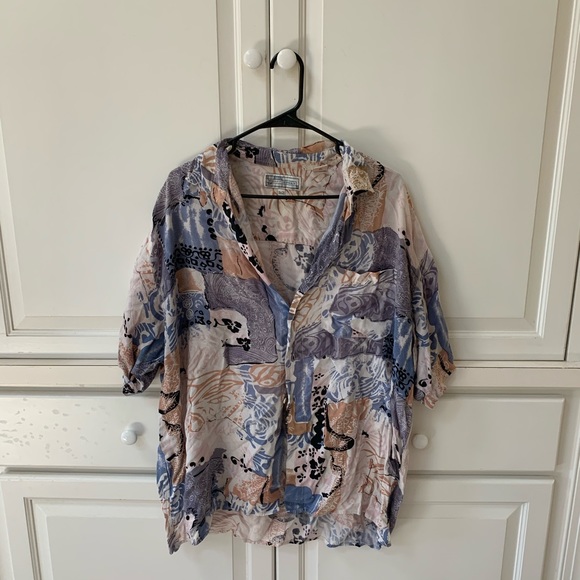 Vintage Abstract/Hawaiian Print Button Up - Picture 4 of 5
